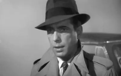 Humphrey Bogart wearing a fedora in the 1942 film Casablanca