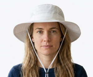 Women wearing wide brim sun hat with sqaure faces